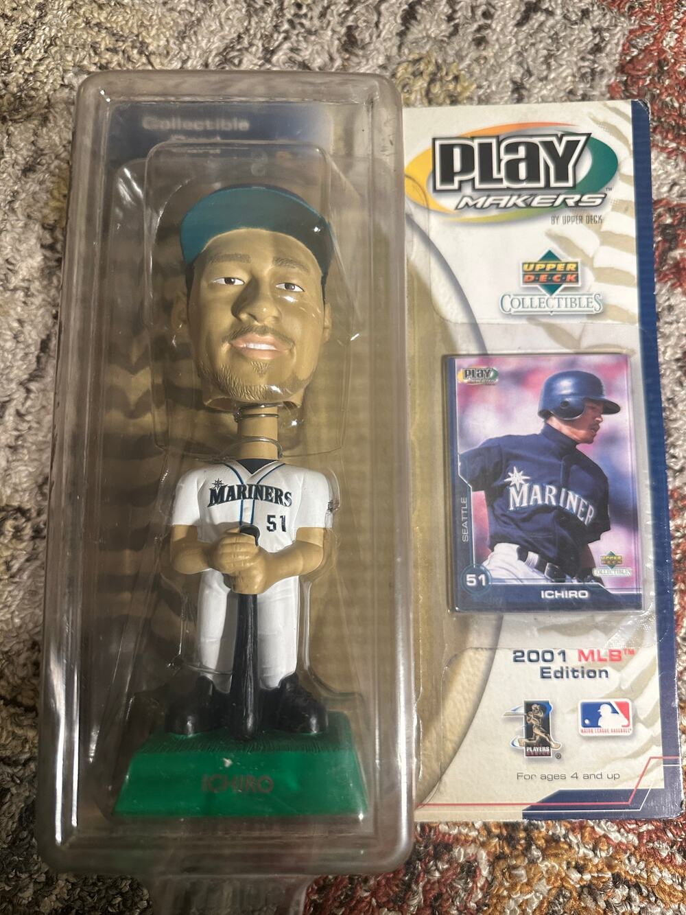 Ichiro Upper Deck 2001 MLB Edition Bobblehead and Card Playmakers  New